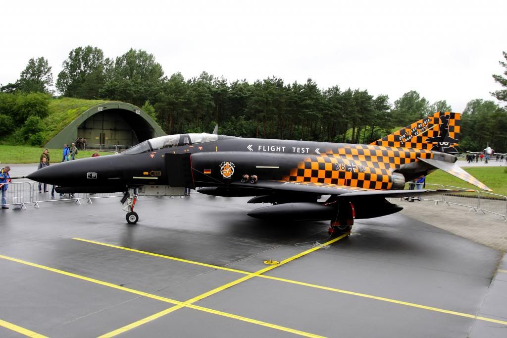 http://i689.photobucket.com/albums/vv259/stony1973/Phantom%20PharewellWittmund/test_zps6af1eaac.jpg