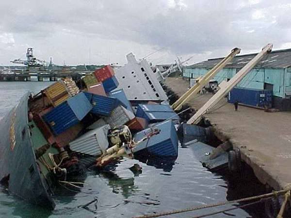 http://i689.photobucket.com/albums/vv260/rightdrive/Containers2.jpg