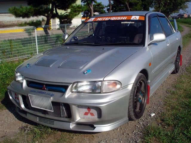 http://i689.photobucket.com/albums/vv260/rightdrive/evo1.jpg